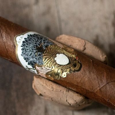 satın al Professional Full-automatic Production OEM Service ISO9001 Certified Cigar Label and Band for Custom Embossed Designs online manufacture