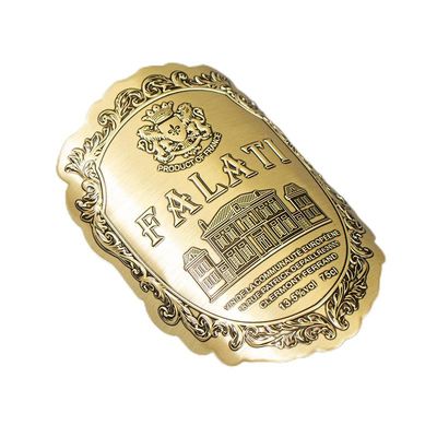 İyi bir fiyat. Su geçirmez Çevre dostu 3 boyutlu metal relief lüks metal şarap etiketi Tam otomatik üretim hattı tarafından üretilmiştir çevrimiçi