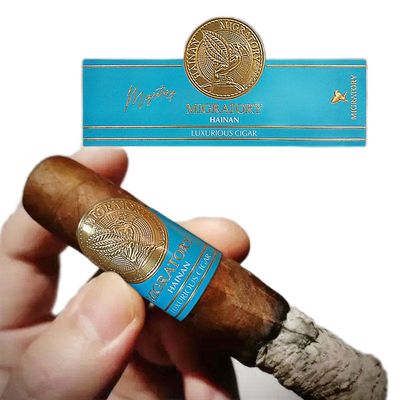 İyi bir fiyat. Luxury 3D Effect Cigar Label with Pantone Color and UV Printing for Premium Cigar Bands çevrimiçi